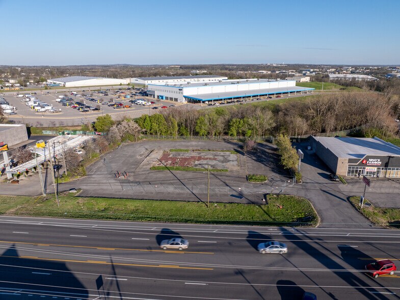 1557 N Gallatin Pike, Madison, TN à vendre - Photo du bâtiment - Image 2 de 8