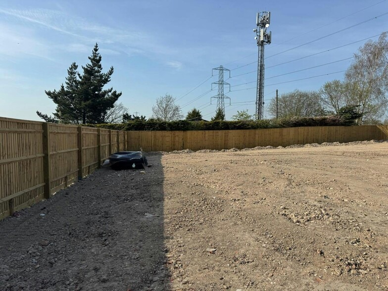 North Lee Ln, Aylesbury for sale - Building Photo - Image 3 of 10