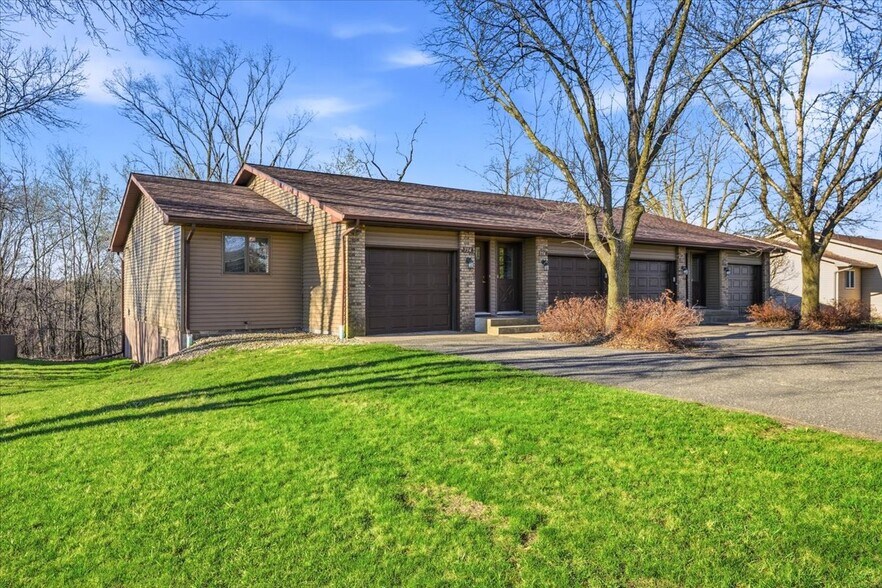 754 E 11th St, New Richmond, WI à vendre - Photo du bâtiment - Image 2 de 19