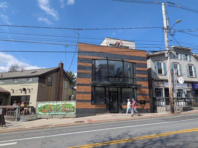 Plus de détails pour 51 Main St, New Paltz, NY - Bureau, Commerce de détail à louer