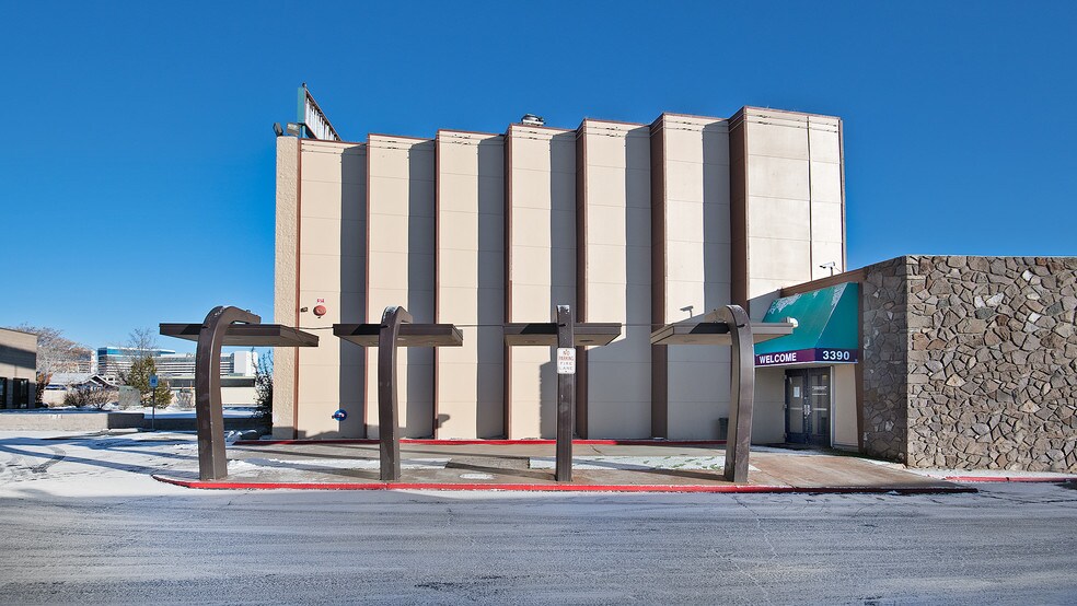 3390 S Virginia St, Reno, NV à vendre - Photo du bâtiment - Image 2 de 17