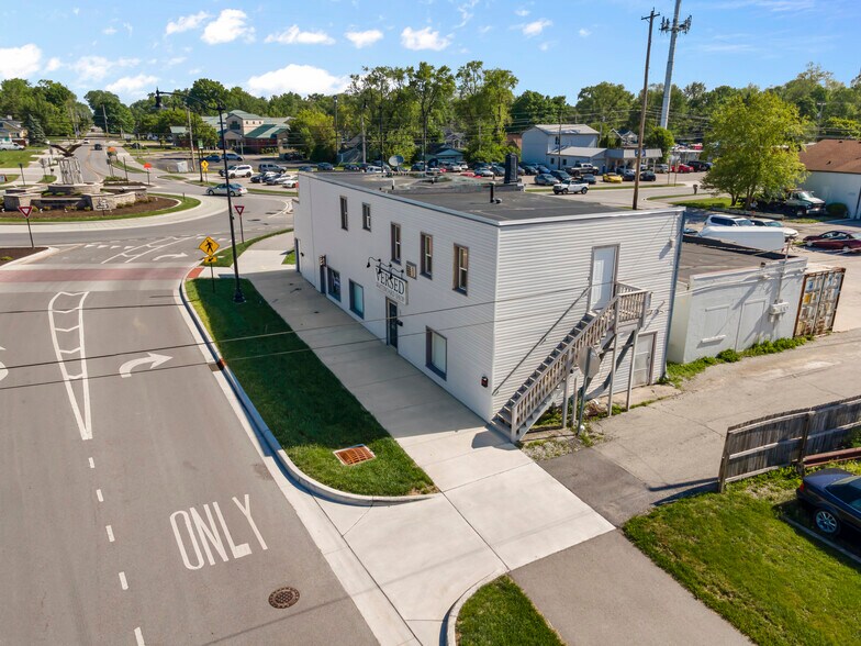 10567 N College Ave, Carmel, IN à louer - Photo du bâtiment - Image 2 de 11