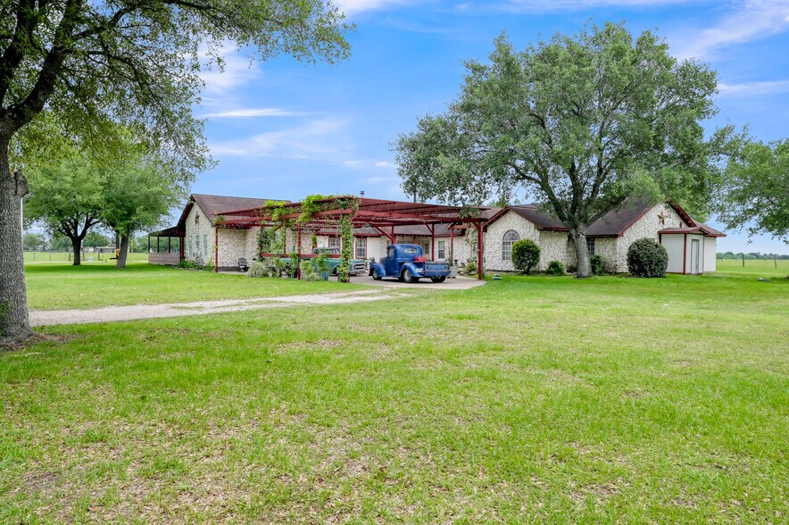 33633 Mayer Rd, Waller, TX à vendre - Photo du bâtiment - Image 3 de 49