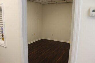 3321 Doris Ave, Ocean, NJ for lease Interior Photo- Image 2 of 12