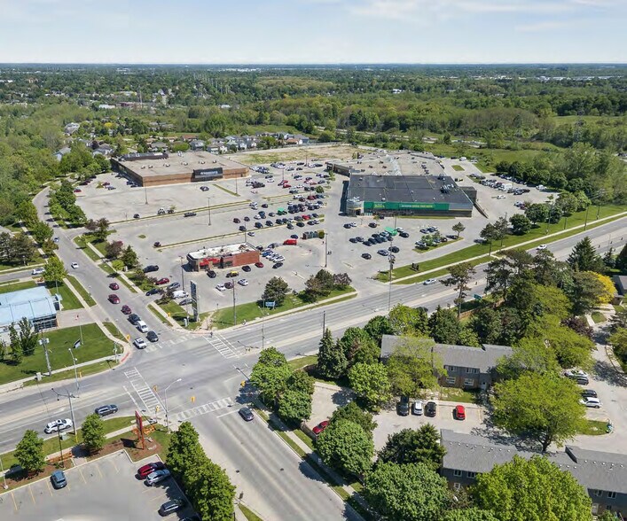 1200 Commissioners Rd E, London, ON à vendre - Aérien - Image 2 de 10