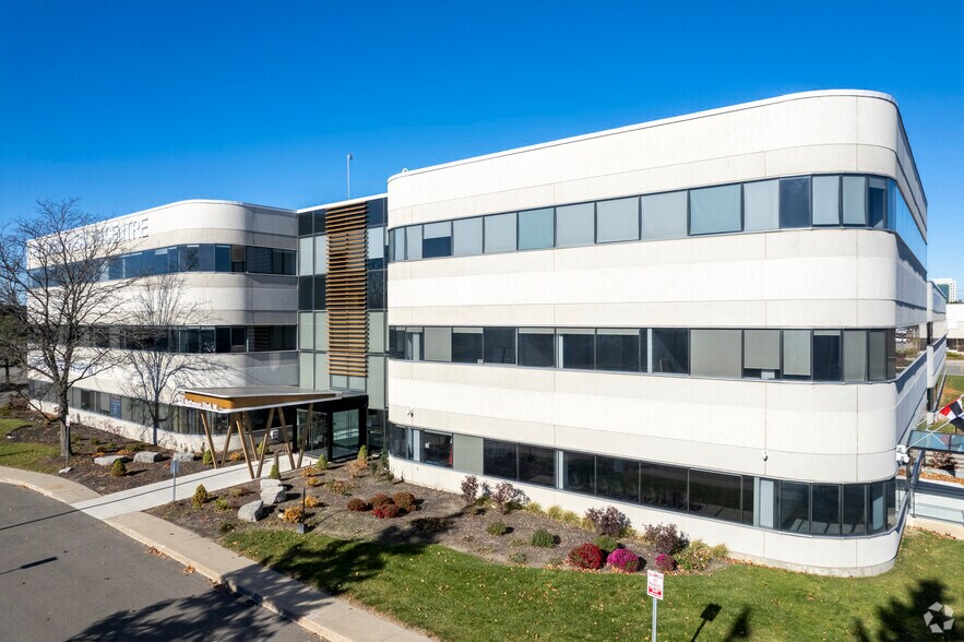 320 Matheson Blvd W, Mississauga, ON à louer - Photo du bâtiment - Image 2 de 14