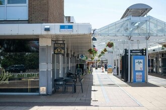 North Walk, Yate à louer Photo du bâtiment- Image 2 de 7