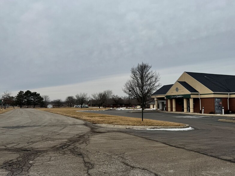 4700 E Jackson St, Muncie, IN à vendre - Photo du bâtiment - Image 2 de 3
