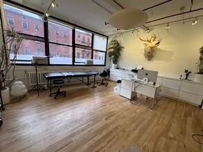 61 Greenpoint Ave, Brooklyn, NY for lease Interior Photo- Image 2 of 10