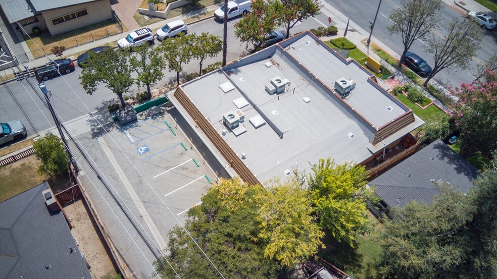 635 W Foothill Blvd, Monrovia, CA for lease - Building Photo - Image 3 of 17