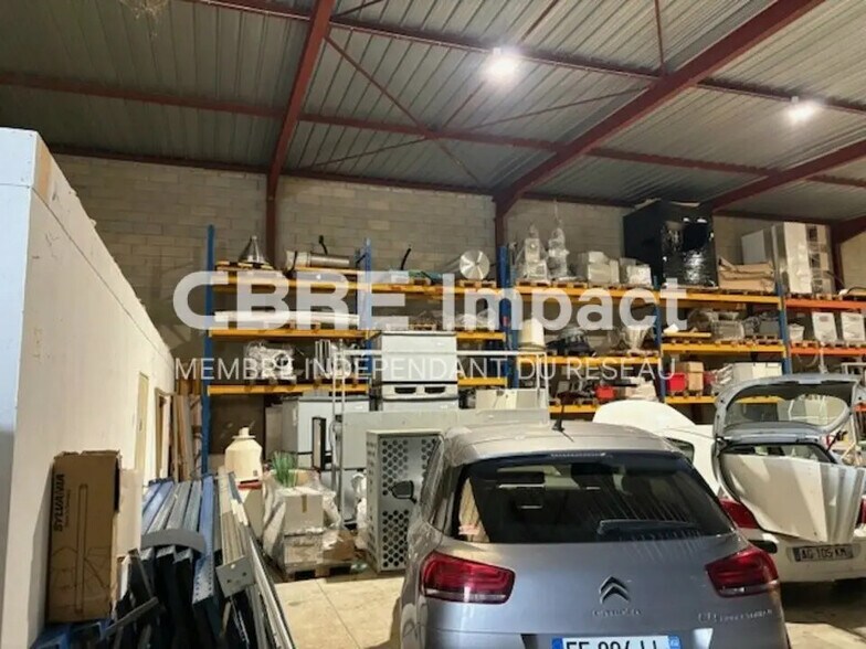 Flex in Reims for lease - Interior Photo - Image 2 of 8