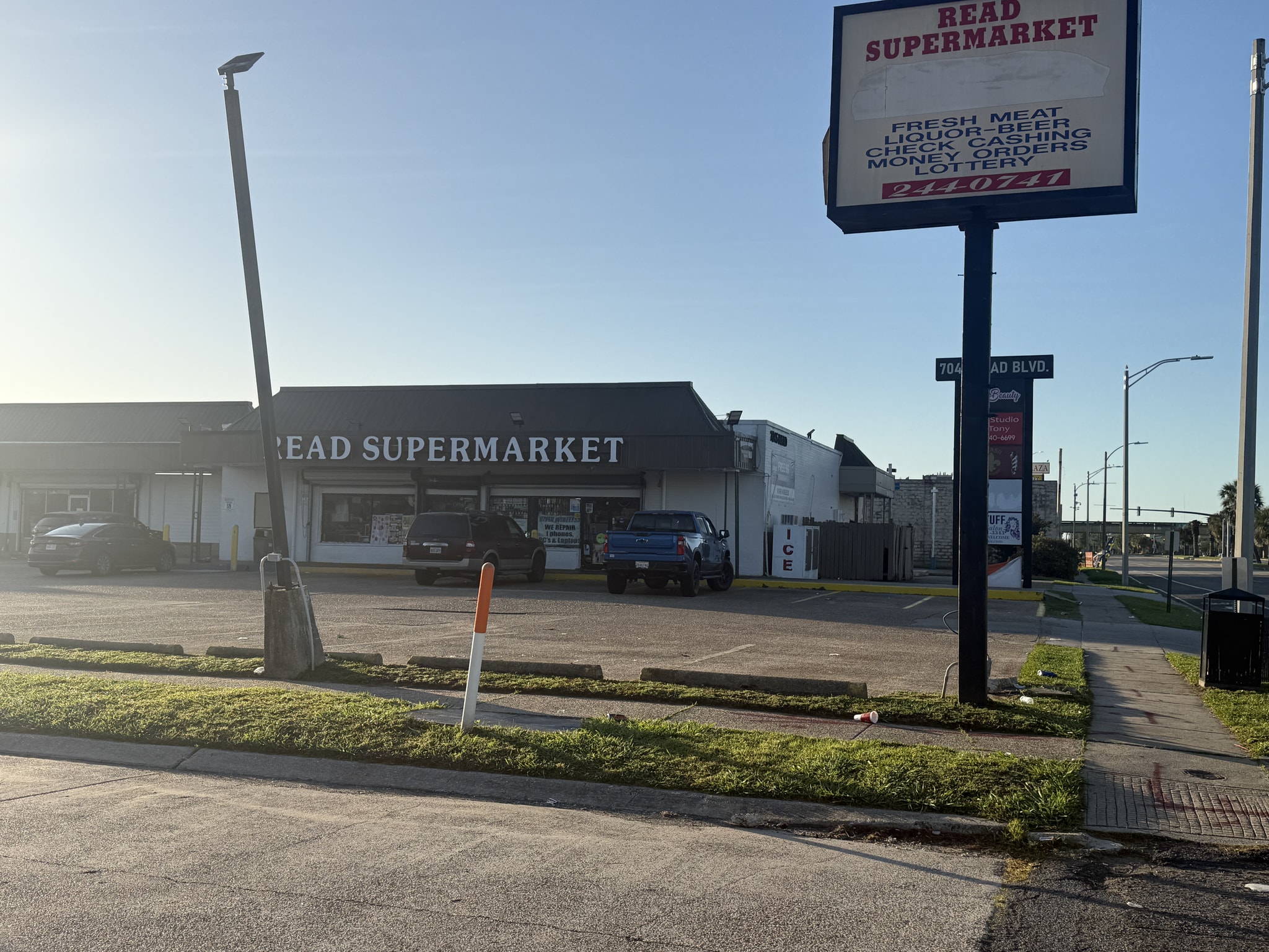 7045 Read Blvd, New Orleans, LA for lease Building Photo- Image 1 of 7