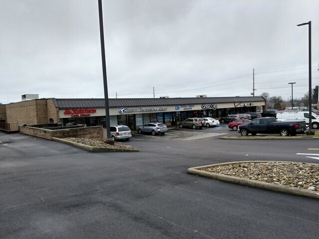 858-864 Main St, Wintersville, OH à vendre - Photo du bâtiment - Image 3 de 23