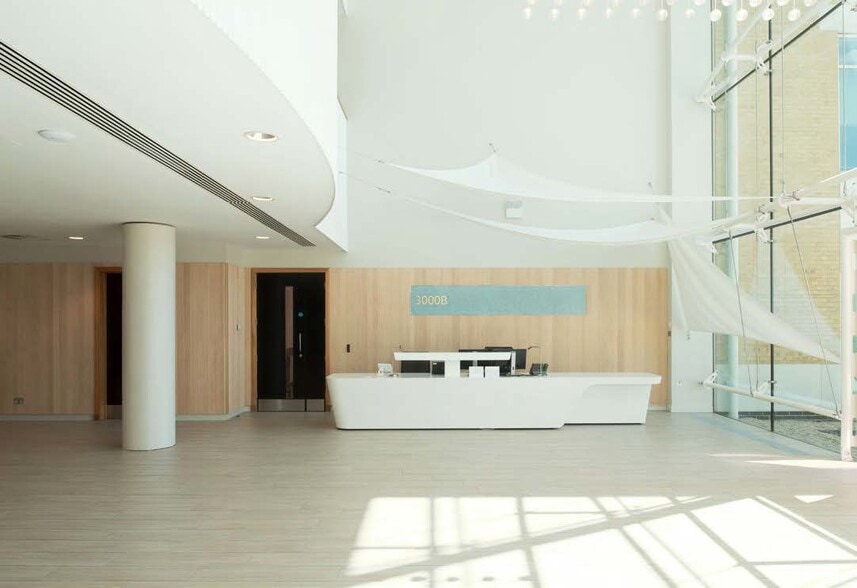 Office in Fareham for lease - Lobby - Image 3 of 4