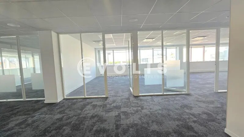 31-39 Rue Du Gouverneur Général Eboué, Issy-les-Moulineaux à louer - Photo du bâtiment - Image 2 de 11