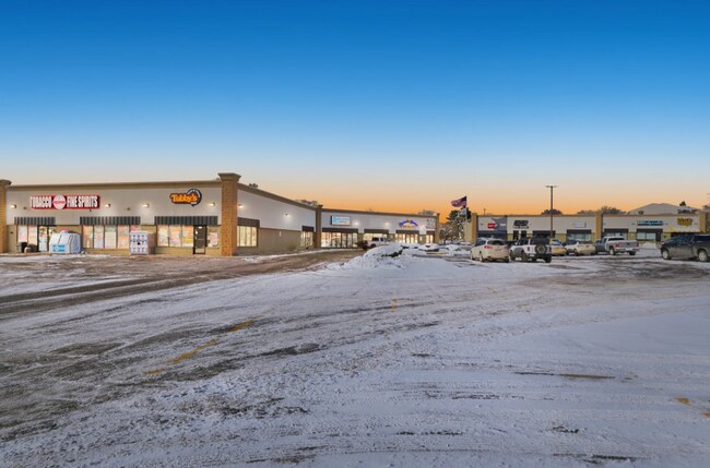 Plus de détails pour 664-704 S Lapeer Rd, Lk, Lake Orion, MI - Bureau à vendre