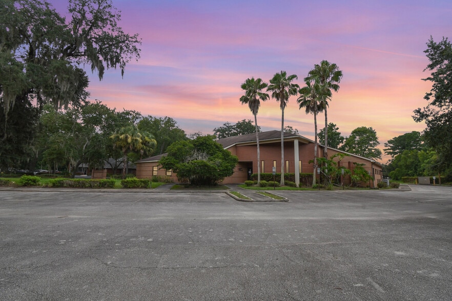6852 Belfort Oaks Pl, Jacksonville, FL for sale - Building Photo - Image 1 of 21