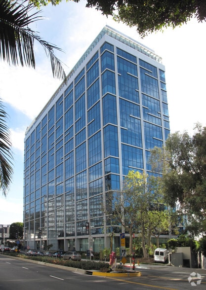 9200 W Sunset Blvd, West Hollywood, CA for lease - Building Photo - Image 3 of 21