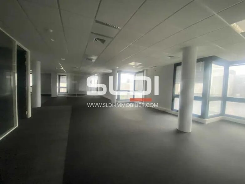 55-63 Avenue Paul Krüger, Villeurbanne for lease - Interior Photo - Image 3 of 6