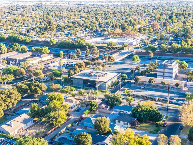 360 E 7th St, Upland, CA for lease - Building Photo - Image 3 of 33