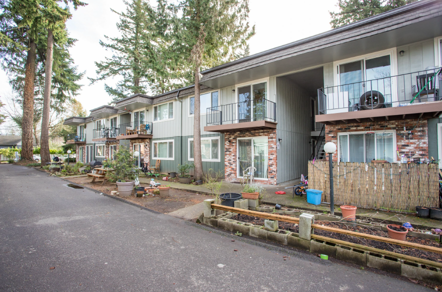 2615-2631 SE 111th Ave, Portland, OR for sale - Building Photo - Image 1 of 5