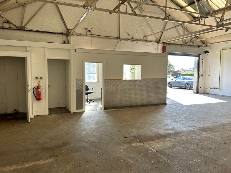 Moorfield, Kilmarnock for lease - Building Photo - Image 2 of 3