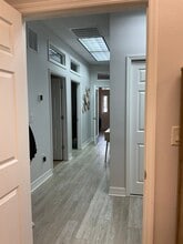 29160 Chapel Park Dr, Wesley Chapel, FL for lease Interior Photo- Image 1 of 11