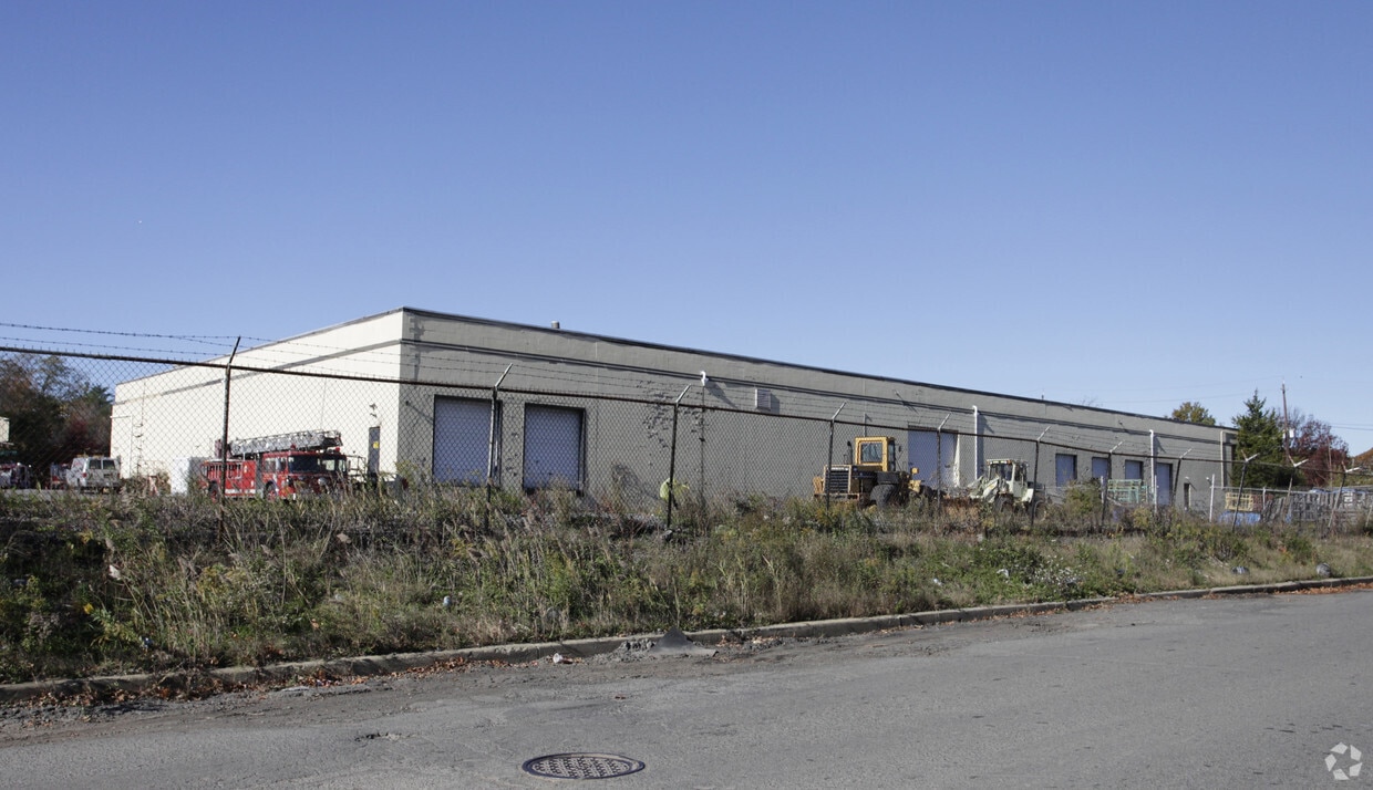11 Edgeboro Rd, East Brunswick, NJ for lease Building Photo- Image 1 of 9