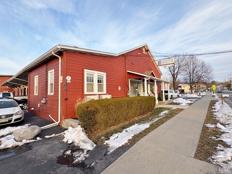 144 Main St, Gardiner, NY for lease - Building Photo - Image 2 of 12