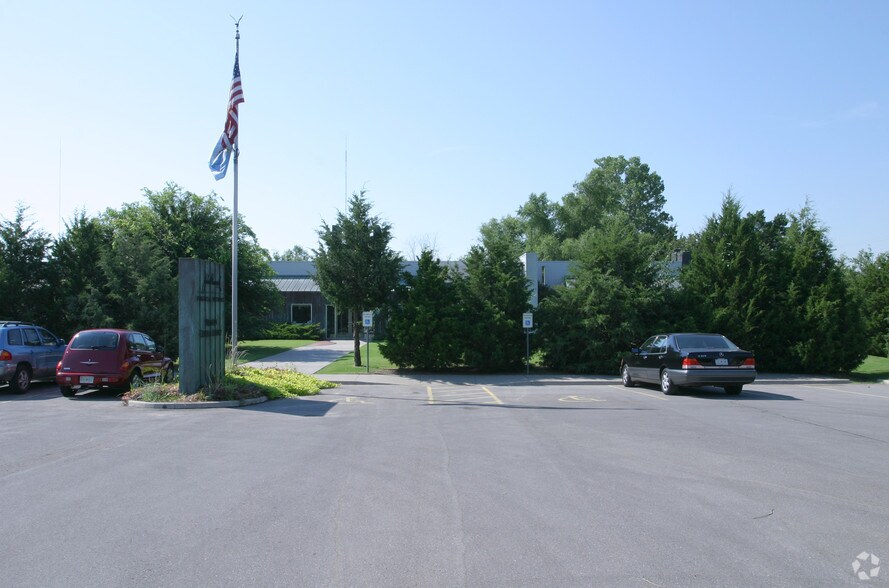 700 Cedar Lake Blvd, Oklahoma City, OK à louer - Photo du bâtiment - Image 3 de 4