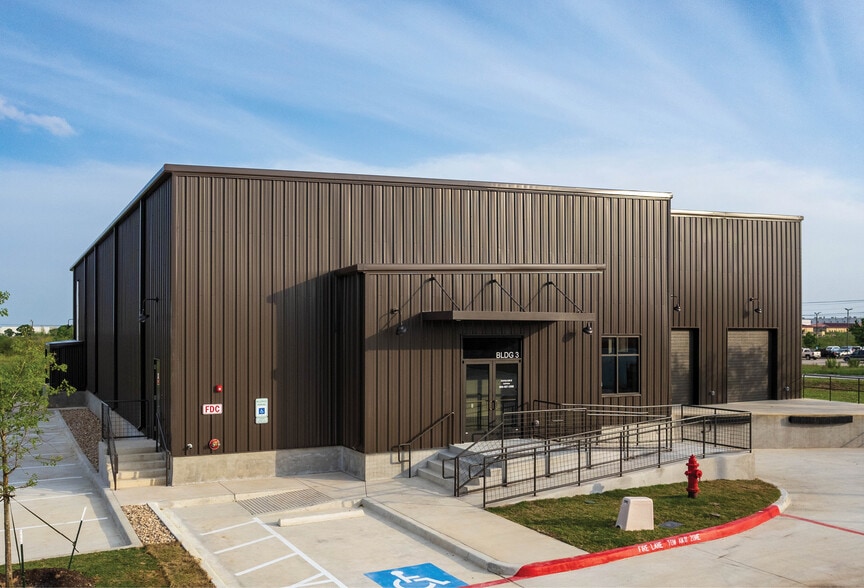 2609 S Interstate 35, San Marcos, TX for lease - Building Photo - Image 3 of 13