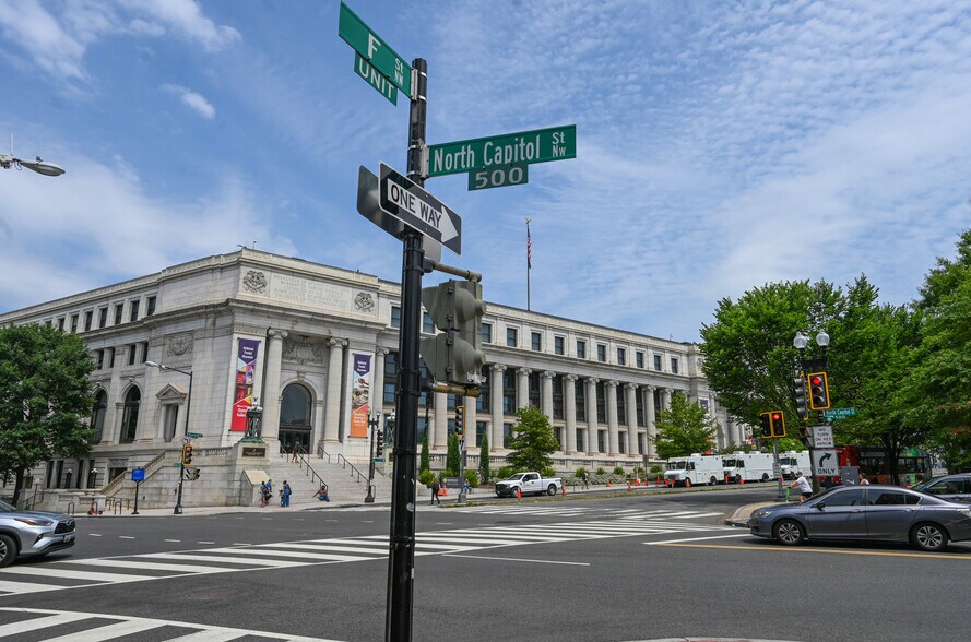 14 F St NW, Washington, DC à vendre - Photo du bâtiment - Image 2 de 7