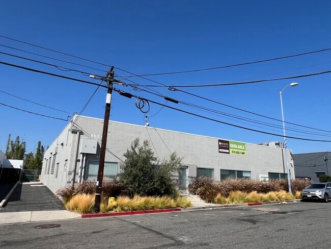 Plus de détails pour 8501 Steller Dr, Culver City, CA - Local d'activités à louer