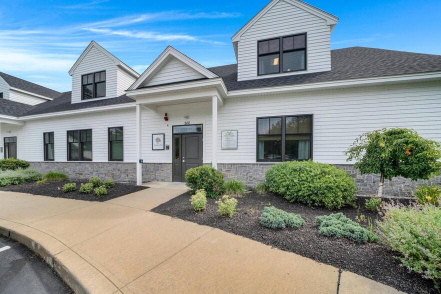 288 S River Rd, Bedford, NH for lease - Primary Photo - Image 1 of 21