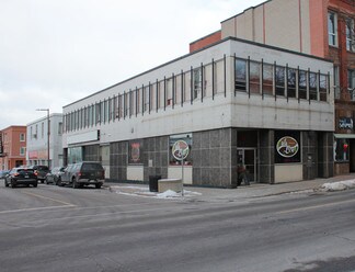 Plus de détails pour 79 Pembroke St W, Pembroke, ON - Commerce de détail à louer