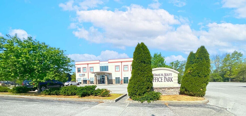 230-232 N Plaza Dr, Nicholasville, KY for lease - Building Photo - Image 2 of 5