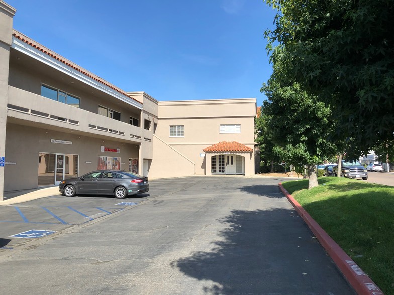 504 E Alvarado St, Fallbrook, CA for lease - Building Photo - Image 1 of 12