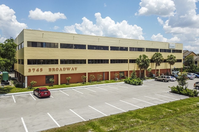 Plus de détails pour 3745 Broadway, Fort Myers, FL - Bureau à vendre