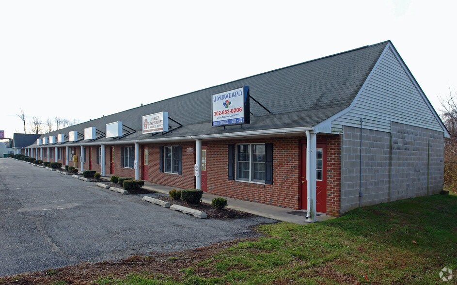 5609-5621 Dupont Pky, Smyrna, DE à louer - Photo du bâtiment - Image 2 de 12