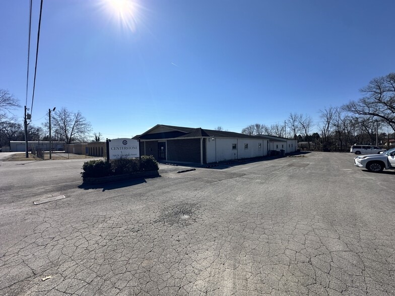 709 Davidson St, Tullahoma, TN à vendre - Photo du bâtiment - Image 2 de 12