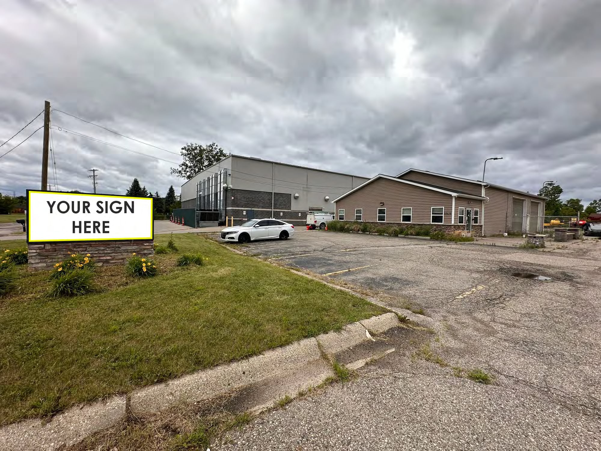 3245 Card Dr, Burton, MI for sale Building Photo- Image 1 of 19