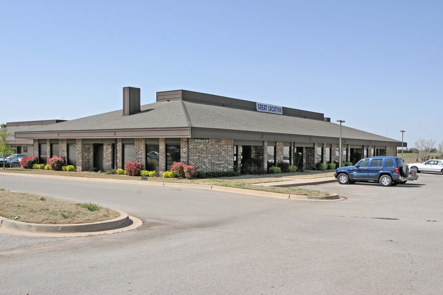 510 E Memorial Rd, Oklahoma City, OK à vendre - Photo du bâtiment - Image 3 de 4
