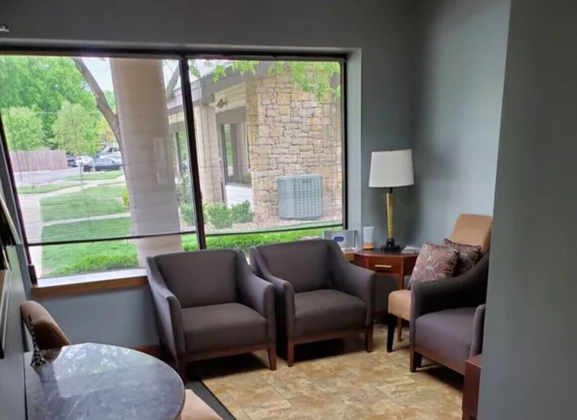 7211 W 98th Ter, Overland Park, KS à louer Photo intérieure- Image 1 de 1