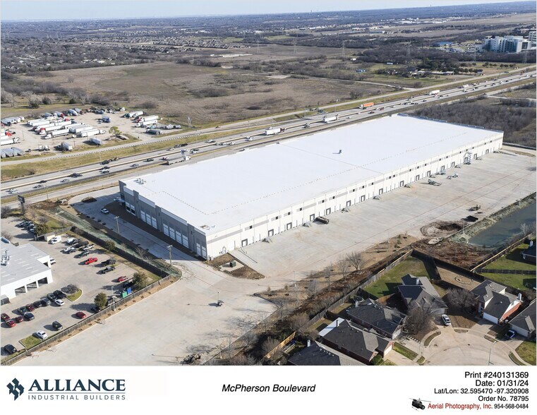 11000 South Freeway, Burleson, TX à louer - Aérien - Image 3 de 10