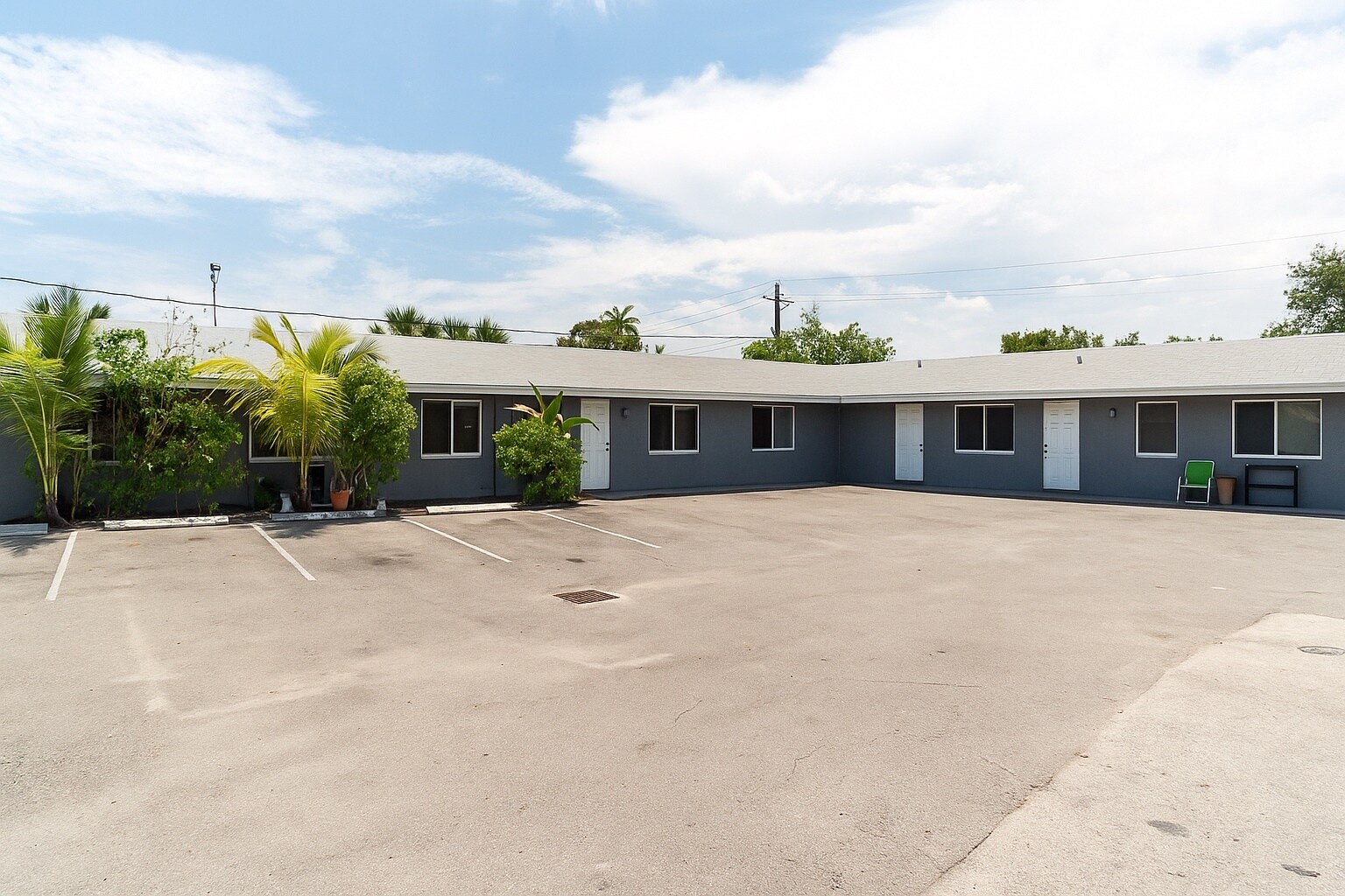 98 NE 36th Ct, Oakland Park, FL à vendre Photo du bâtiment- Image 1 de 1