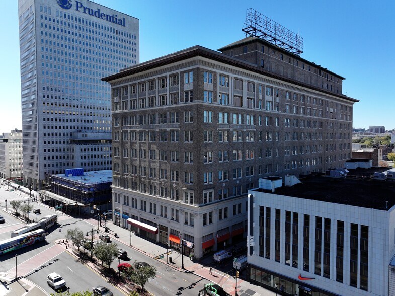 707 Broad St, Newark, NJ à louer - Photo principale - Image 1 de 7