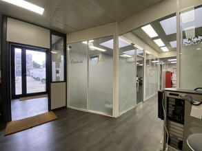 Retail in Ivry-sur-Seine for lease Interior Photo- Image 1 of 9