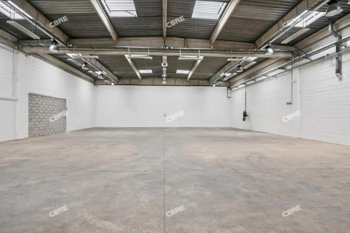 Industrial in Palaiseau for lease Interior Photo- Image 1 of 11