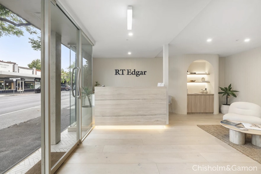 89 Ormond Rd, Elwood for sale - Interior Photo - Image 3 of 8