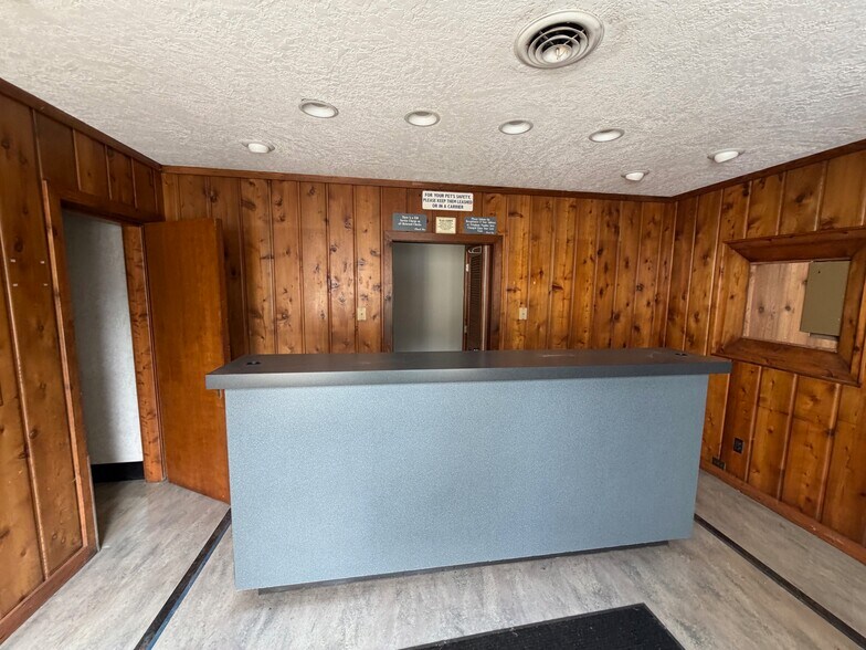 3565 NE Sandy Blvd, Portland, OR for lease - Building Photo - Image 2 of 15
